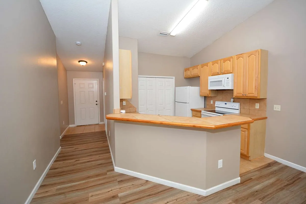 7 Ryarbor Dr Unit B — Photo 4