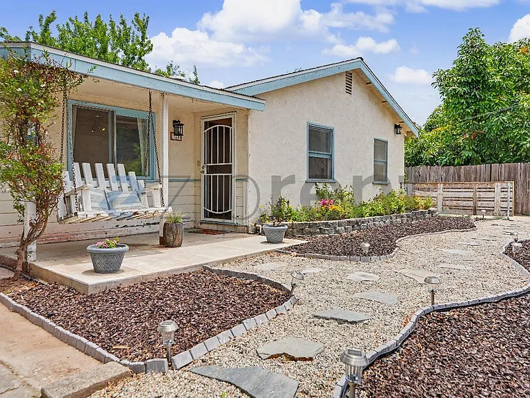 344 N Poli Ave — Photo 4