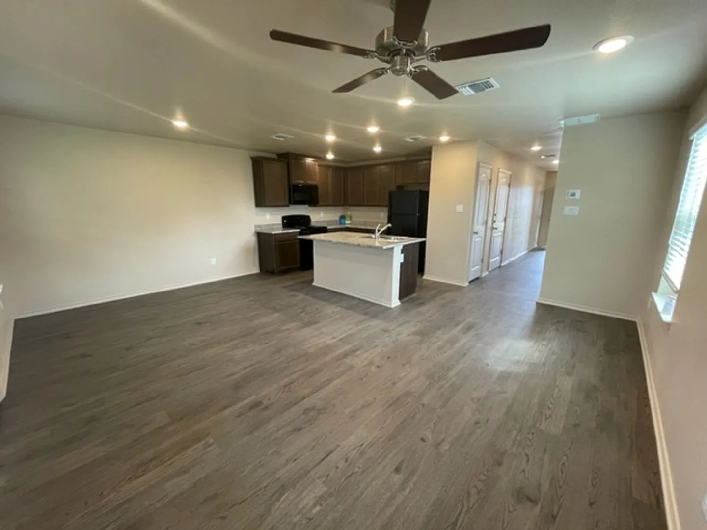 1701 Montell — Photo 2