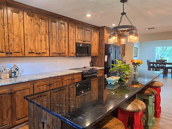 3rd image of 1705 County Road 318