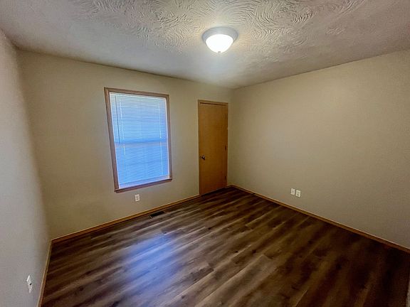 5th image of 373A Peach Tree St