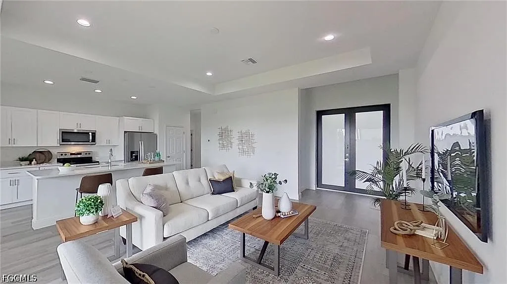 3 bed, 2.5 bath, 1595 sqft, $1,800 — Photo 2