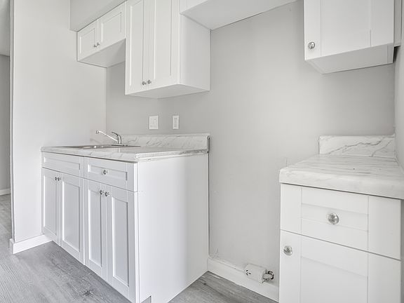 4th image of 1251 Bassett Dr