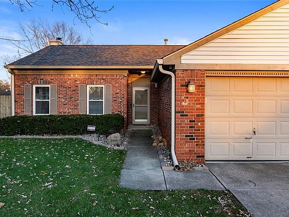 2nd image of 12160 Pebblebrooke Ct