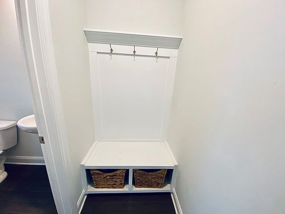 Entryway cubby_03162023