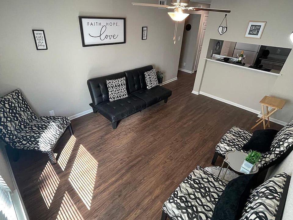 Unit living room