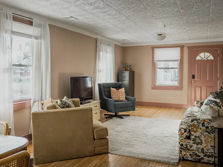 415 Pierce St — Photo 2