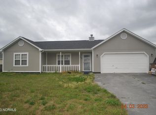 232 Zachary Ln, Hubert, NC 28539