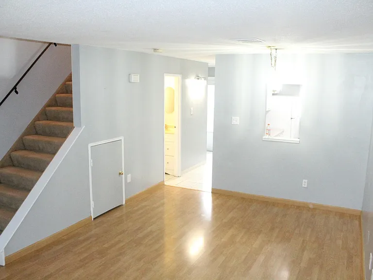 10 Village Brook Ln — Photo 13