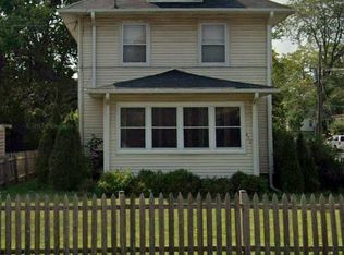 492 N Lake St, Aurora, IL 60506