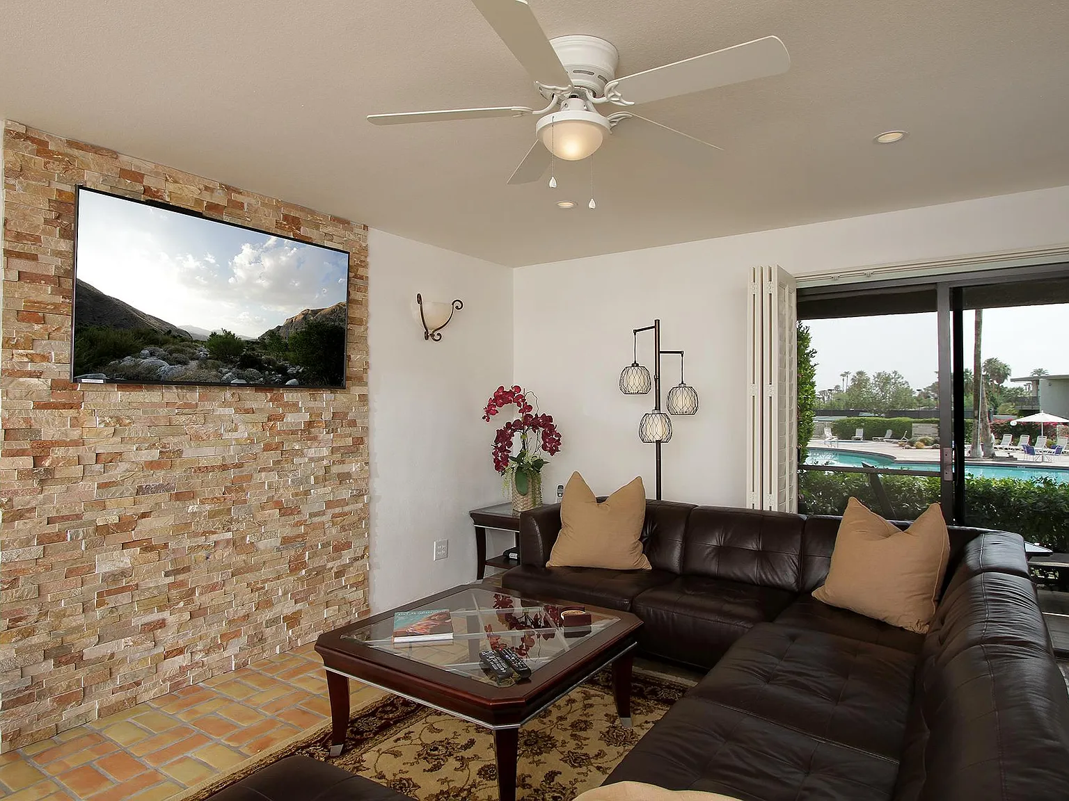 45750 San Luis Rey Avenue — Photo 2