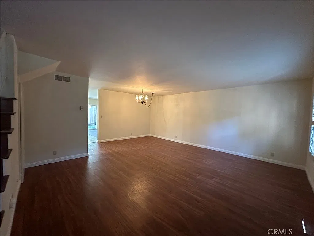 3 bed, 1597 sqft, $3,450 — Photo 3