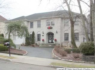 262 Mace St, Staten Island, NY 10306