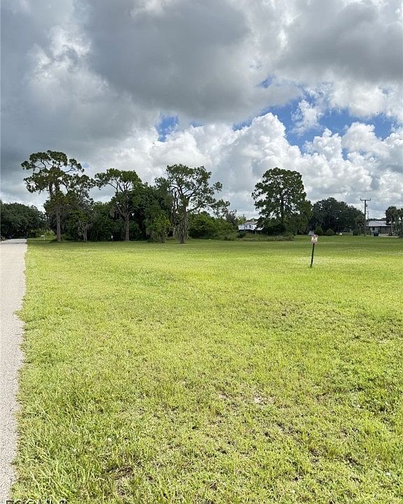 2nd image of 2091 Gardner Rd