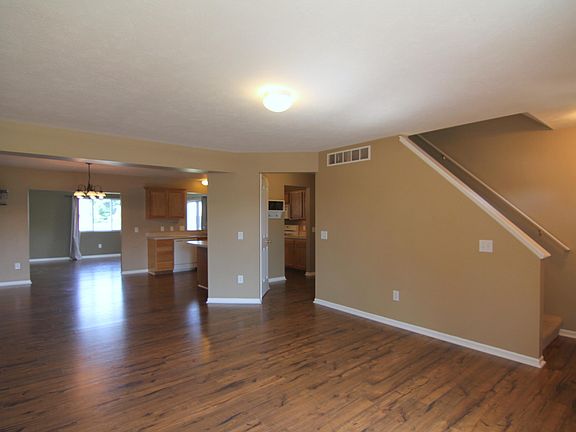 3rd image of 5887 Scarsdale Dr SW
