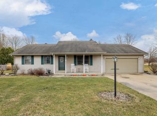 4 McGarigle Dr, Broadlands, IL 61816