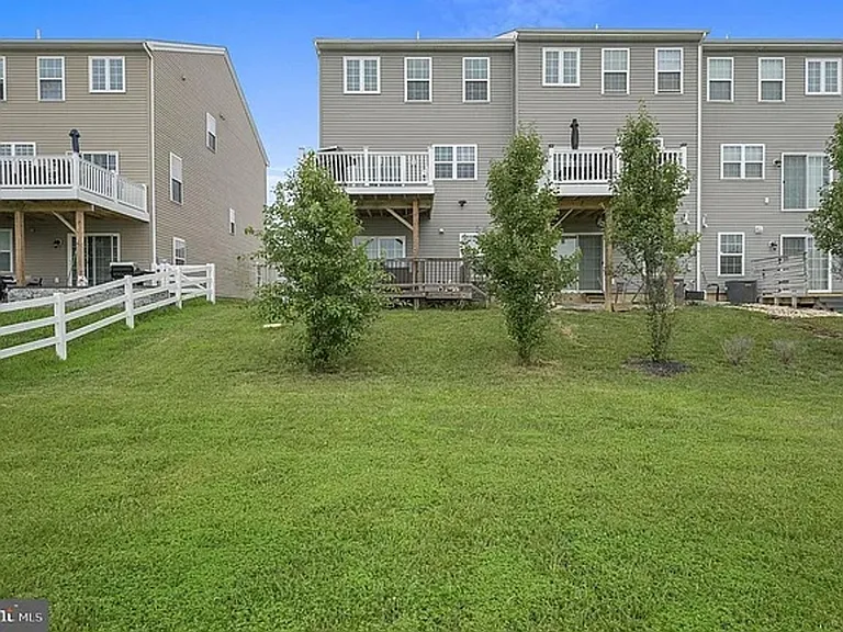 1340 Carrick Ct — Photo 28