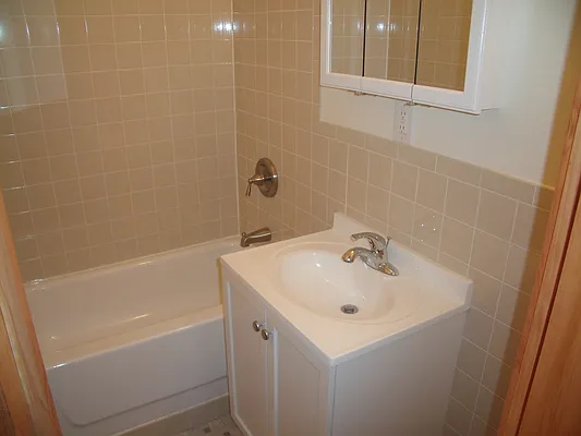 Rented by Kings Court Real Estate | media 13