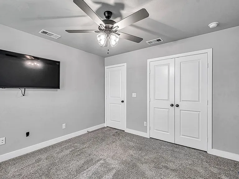 2405 Bastrop Ave — Photo 32