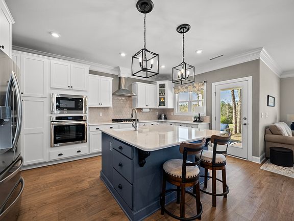 2nd image of 320 Kavanaugh Rd