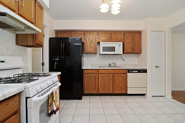 222 White Branch Ct — Photo 4