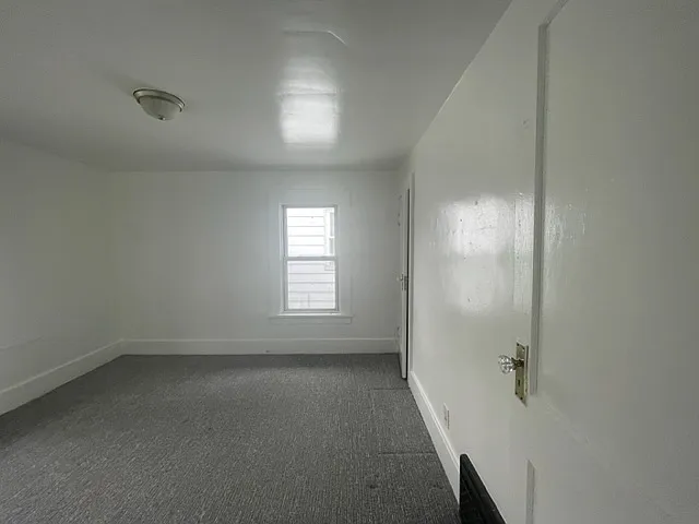 1141 N College St — Photo 25