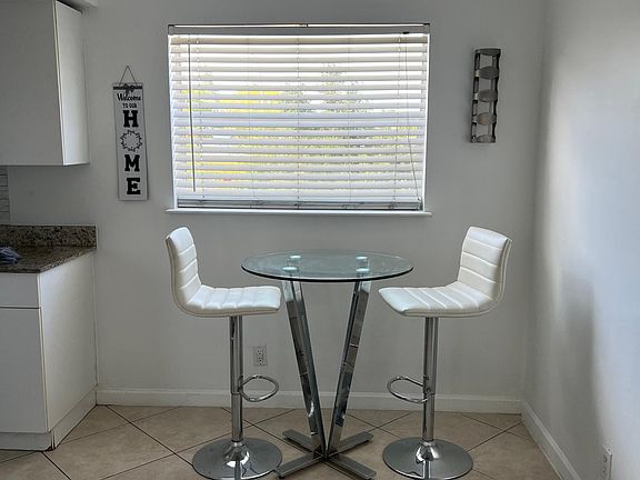 Dining Unit 10