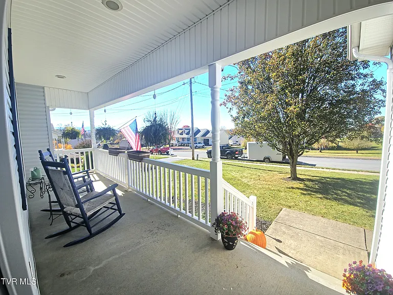 153 Sugar Plum Ln — Photo 5