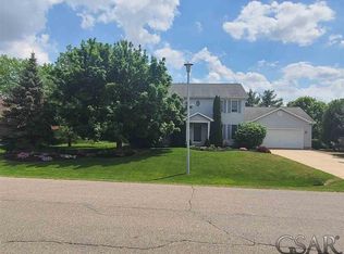 267 Clover Brook Dr, Owosso, MI 48867