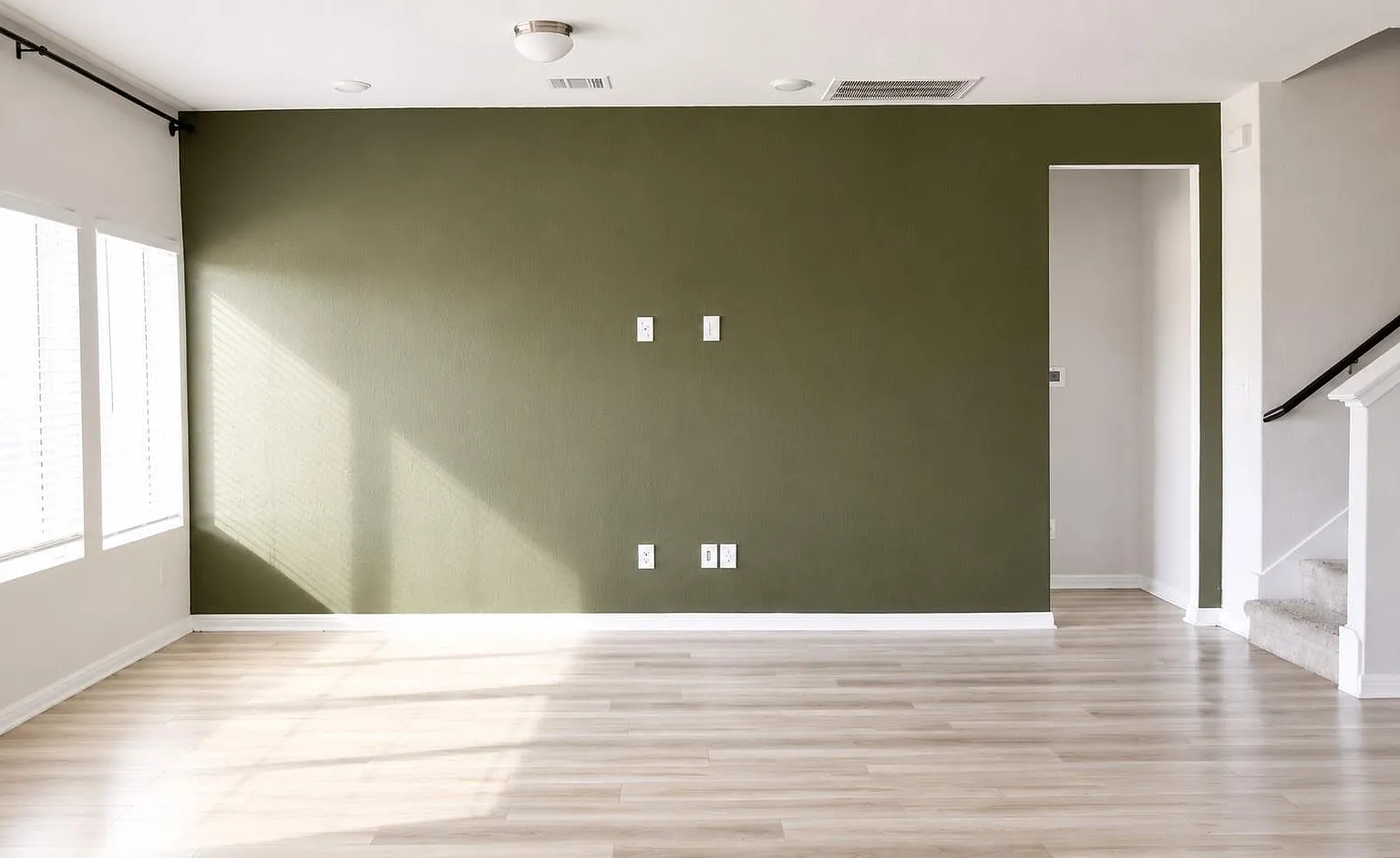 4 bed, 2.5 bath, 2072 sqft, $2,400 — Photo 4
