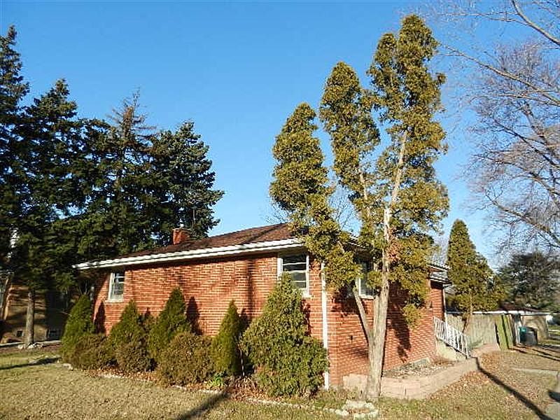 2nd image of 5050 Butterfield Rd