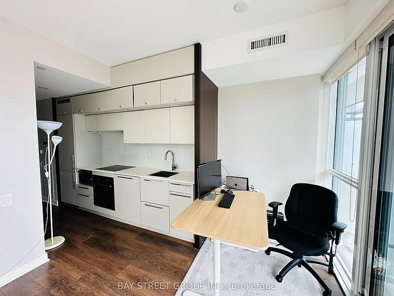 15 Grenville St #2103 — Photo 9