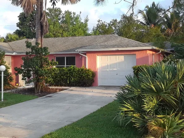 630 107th Ave N, Naples, FL 34108