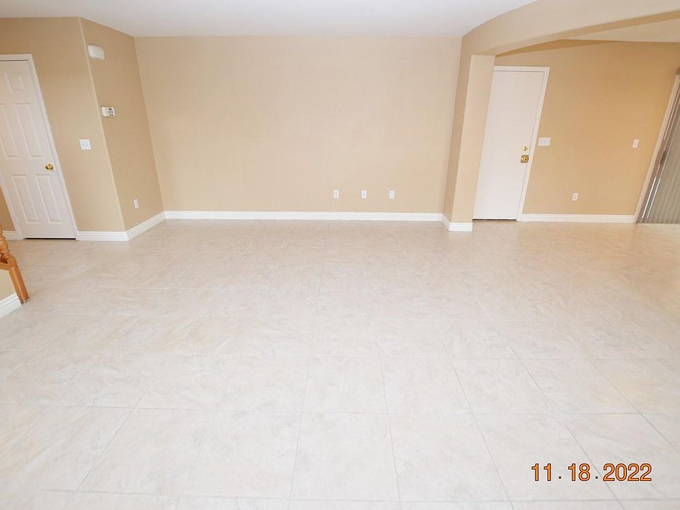 1st image of 7963 Dutch Villas St