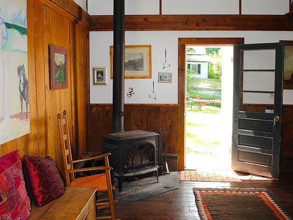 Very efficient wood stove for cold winters