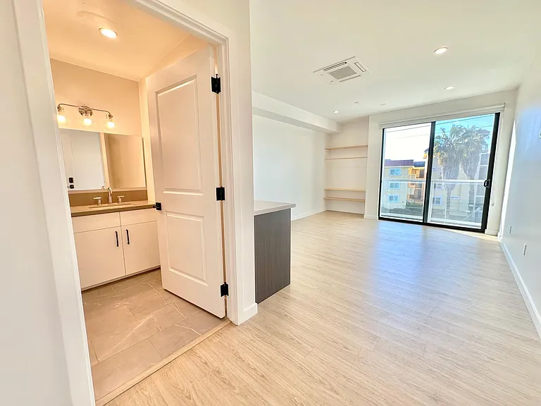 11500 Culver Blvd #401 — Photo 13