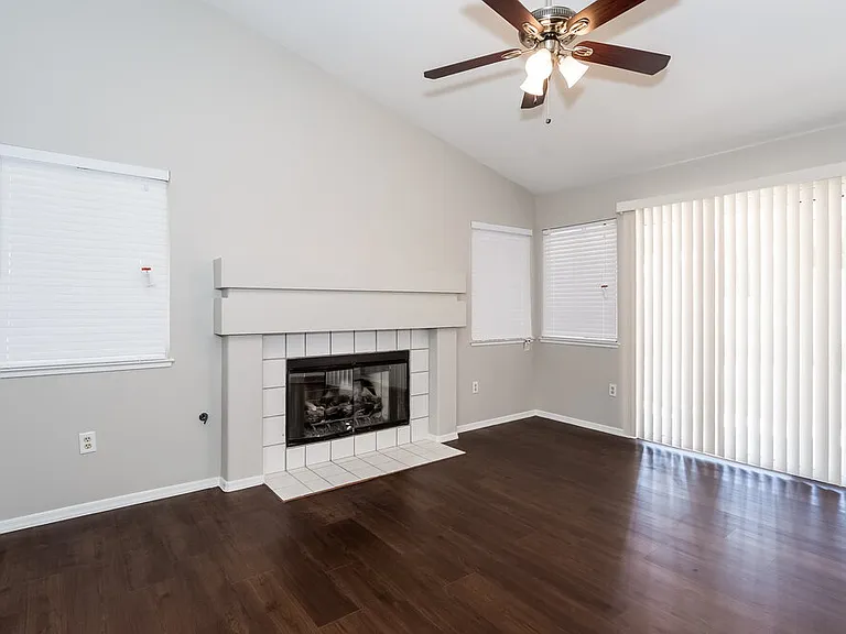 5213 Sequin Dr — Photo 3