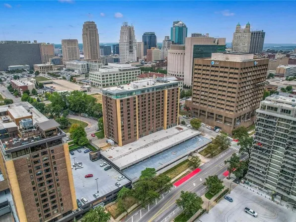 600 E 8th St APT 4T, Kansas City, MO 64106