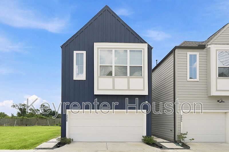 1st image of 2908 Stevens St