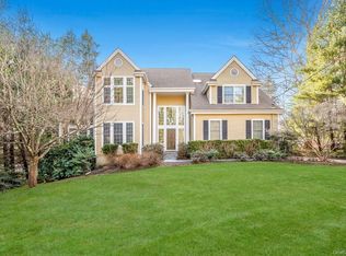 18 Marcourt Dr, Chappaqua, NY 10514