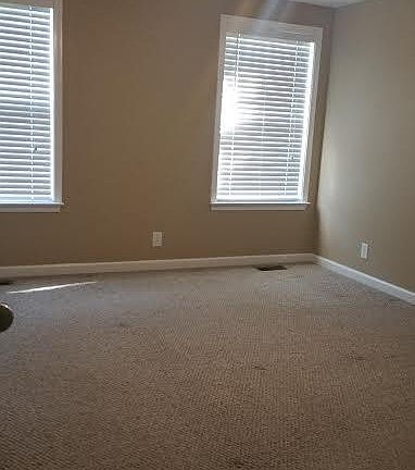 5th image of 144 Auburn Ct