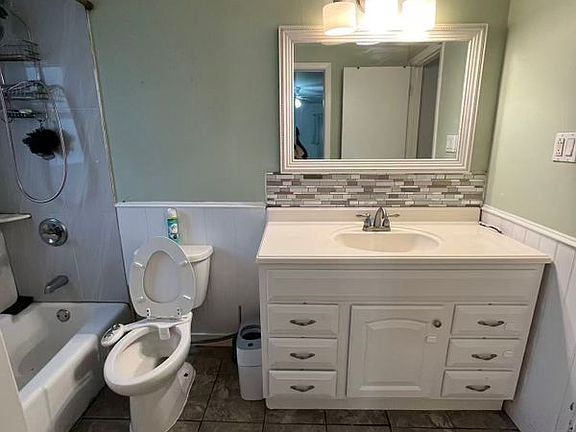 3rd image of 104 Ainsworth Ave Floor 2