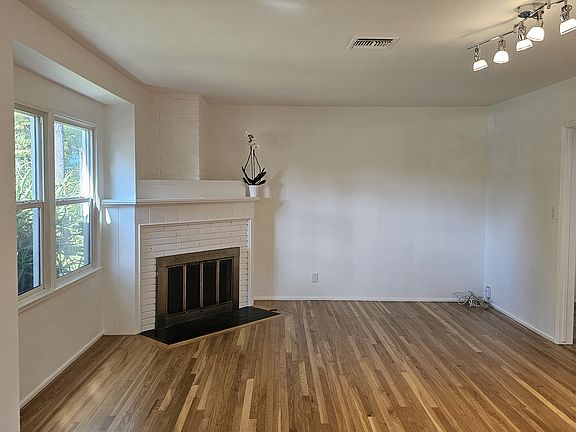 Living room with Fireplace