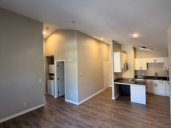 3rd image of 605-607 W 21st Ave #E