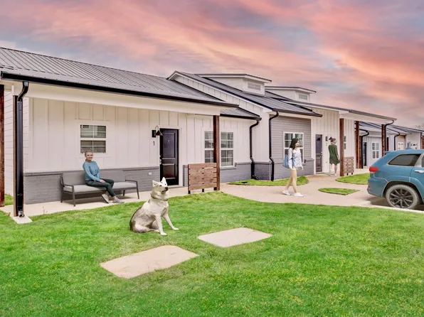Residence Papillon - Luxury Townhome Community in Bullard, TX