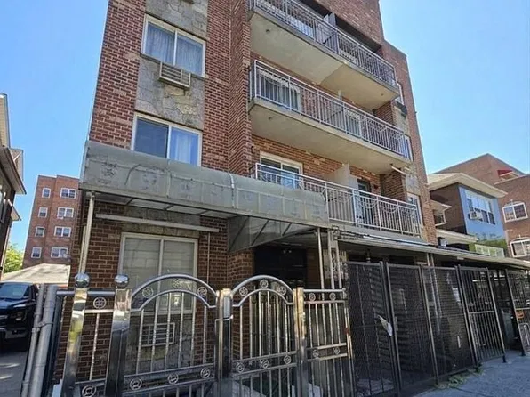 3745 75th St, Flushing, NY 11372
