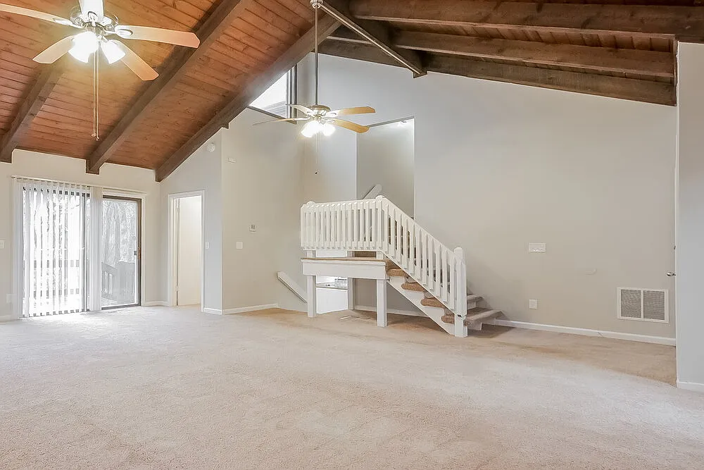 3 bed, 2.5 bath, 1878 sqft, $2,360 — Photo 2