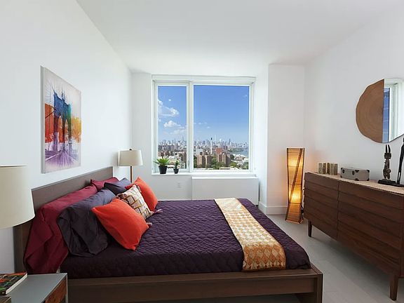 3rd image of 86 Fleet Pl APT 12S