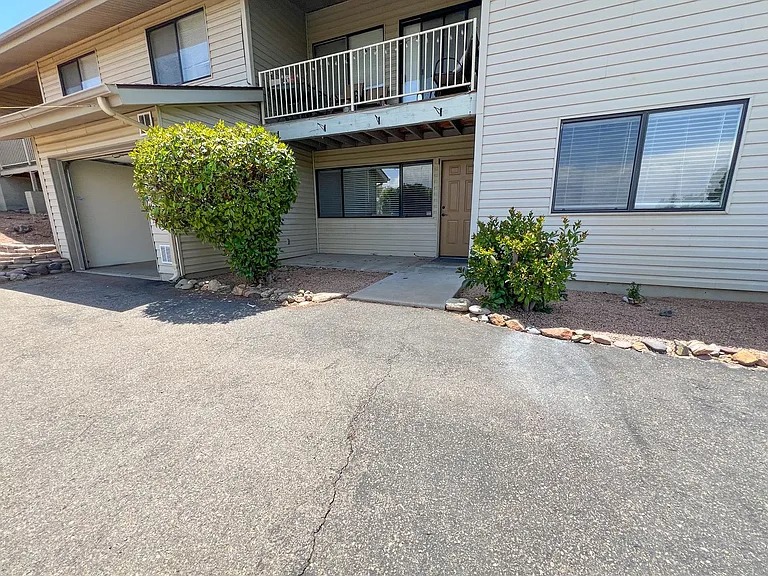2573 S Quirt Cir #C — Photo 10