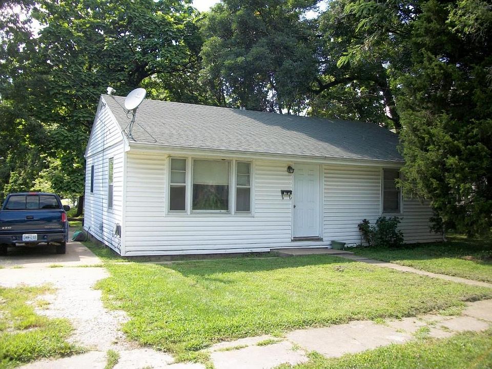 2nd image of 1213 N Olive St